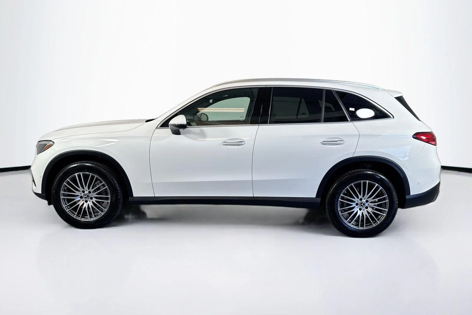 Used 2026 Polar White Mercedes-Benz GLC 300 image 8