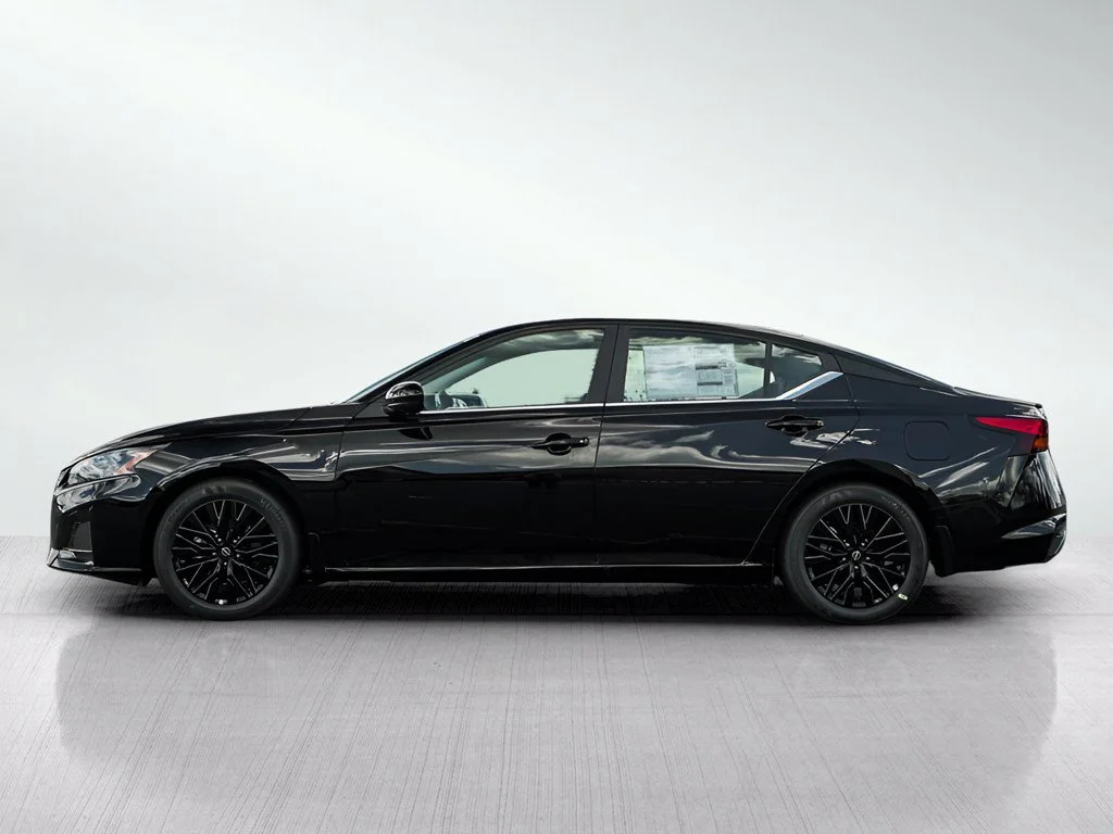 New 2026 Super Black Clearcoat Nissan 2.5 SV image 4