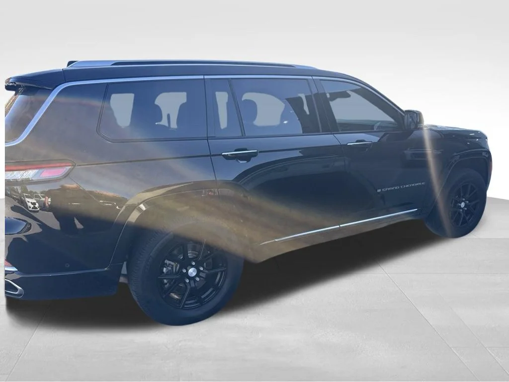 Used 2021 Black Jeep Summit image 39