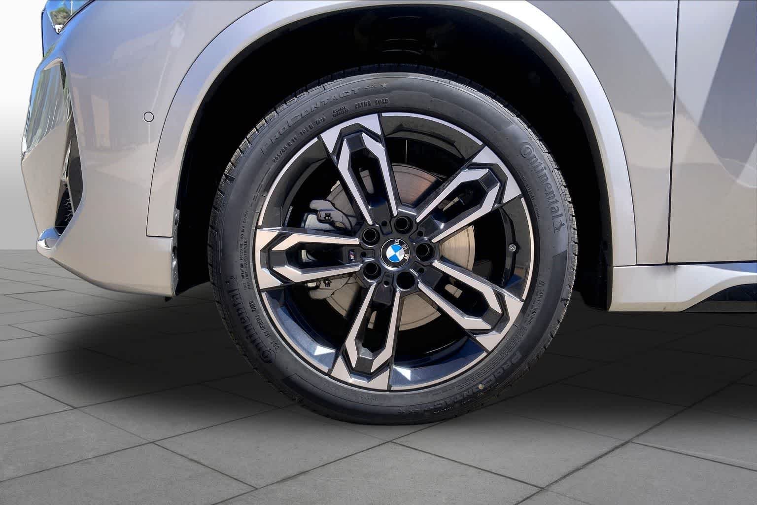 New 2026 Space Silver Metallic BMW xDrive28i image 11