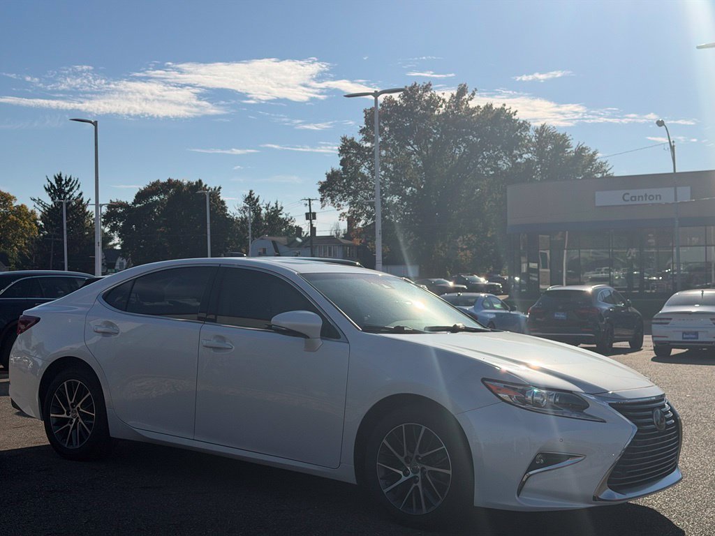 Used 2018 White Lexus 350 image 7