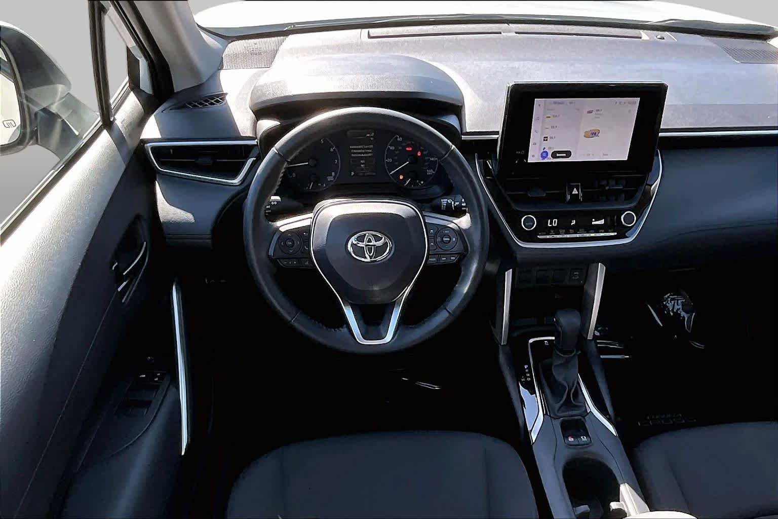 Used 2024 Wind Chill Pearl Toyota LE image 6