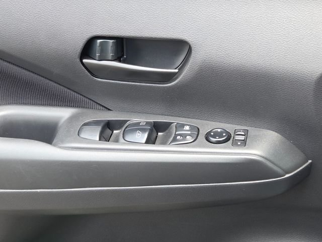 Used 2025 Gray Nissan S image 27