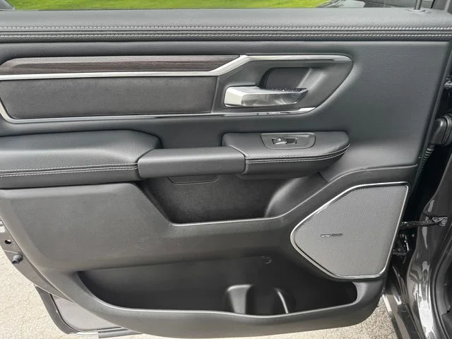 New 2026 Granite Crystal Metallic Clear-Coat Exterior Paint RAM LARAMIE image 17