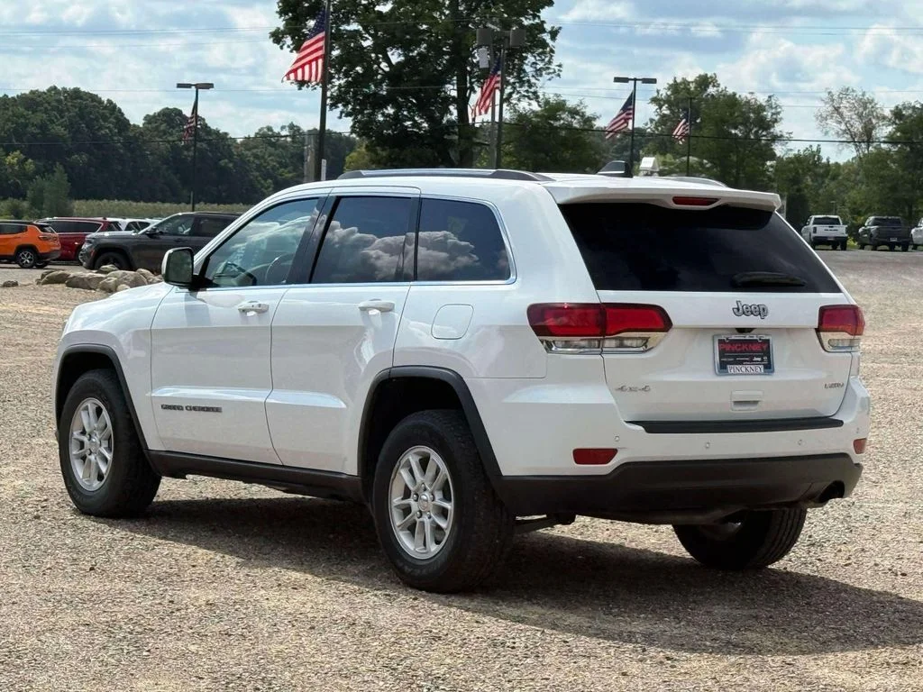 Used 2020 White Jeep Laredo E image 8