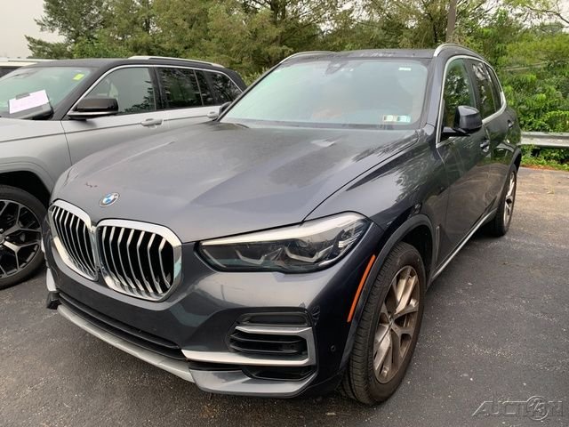 Used 2022 Gray BMW xDrive40i image 1