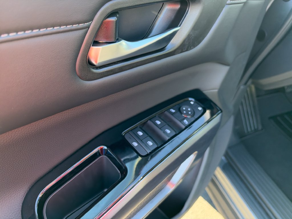 New 2026 Gray Nissan SL image 11