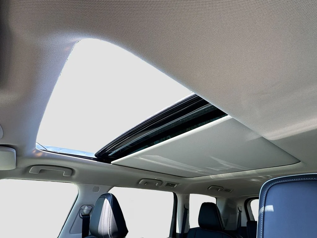 New 2026 RADIANT WHITE INFINITI Luxe 4WD image 23