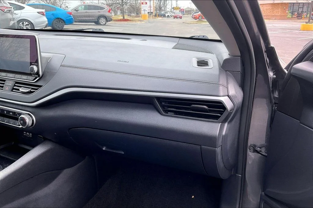 Used 2022 Gray Nissan 2.5 SV image 18