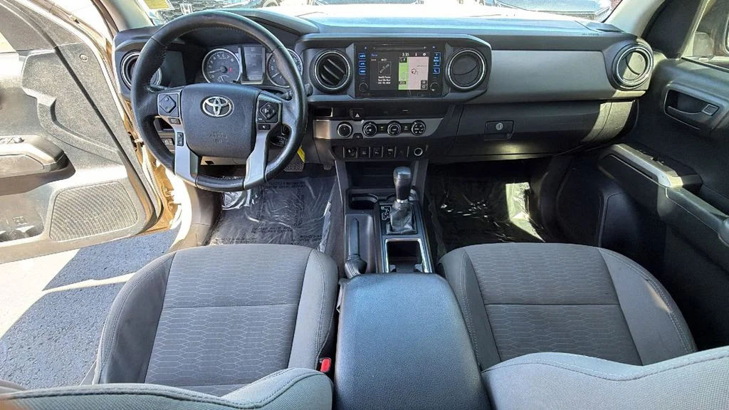 Used 2016 Quicksand Toyota SR5 image 26