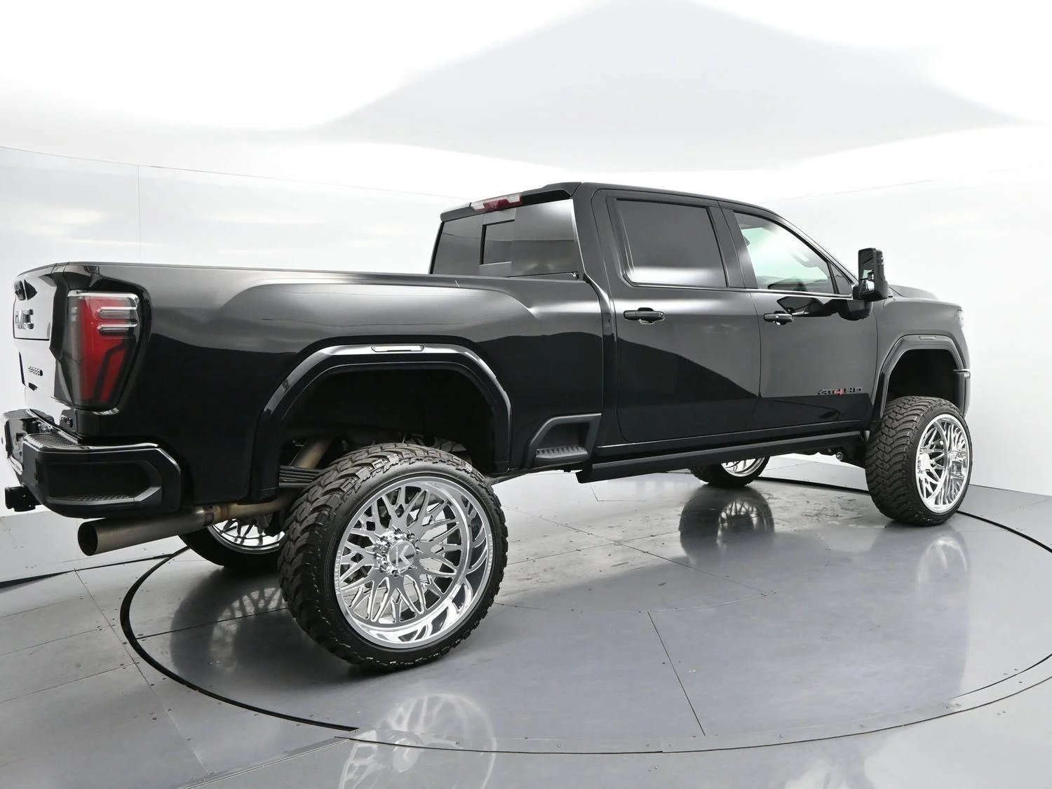 Used 2025 Onyx Black GMC AT4 image 7