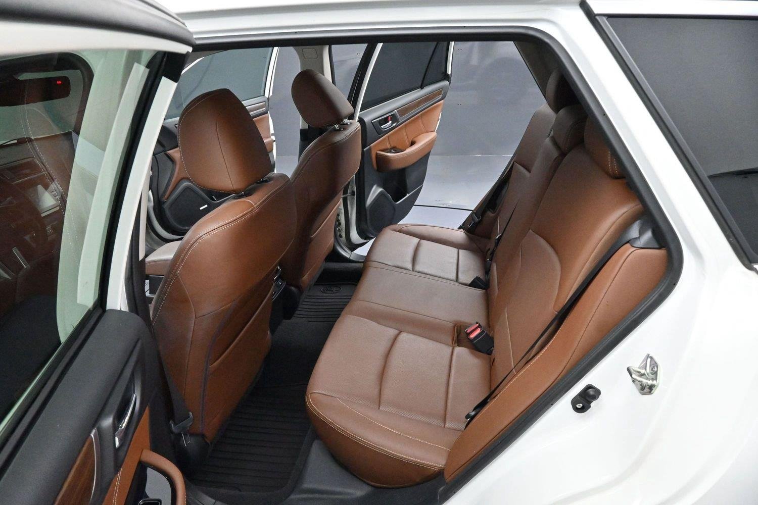 Used 2017 Crystal White Pearl Subaru Touring image 32