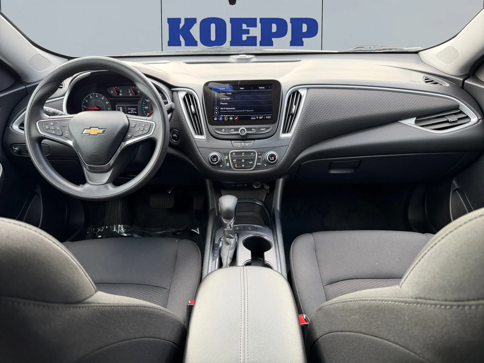 Used 2025 Summit White Chevrolet 1LT image 5