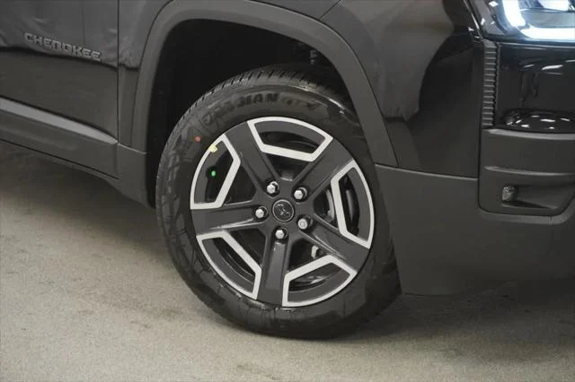 New 2026 Diamond Black Crystal Pearl-Coat Exterior Paint Jeep Limited image 4