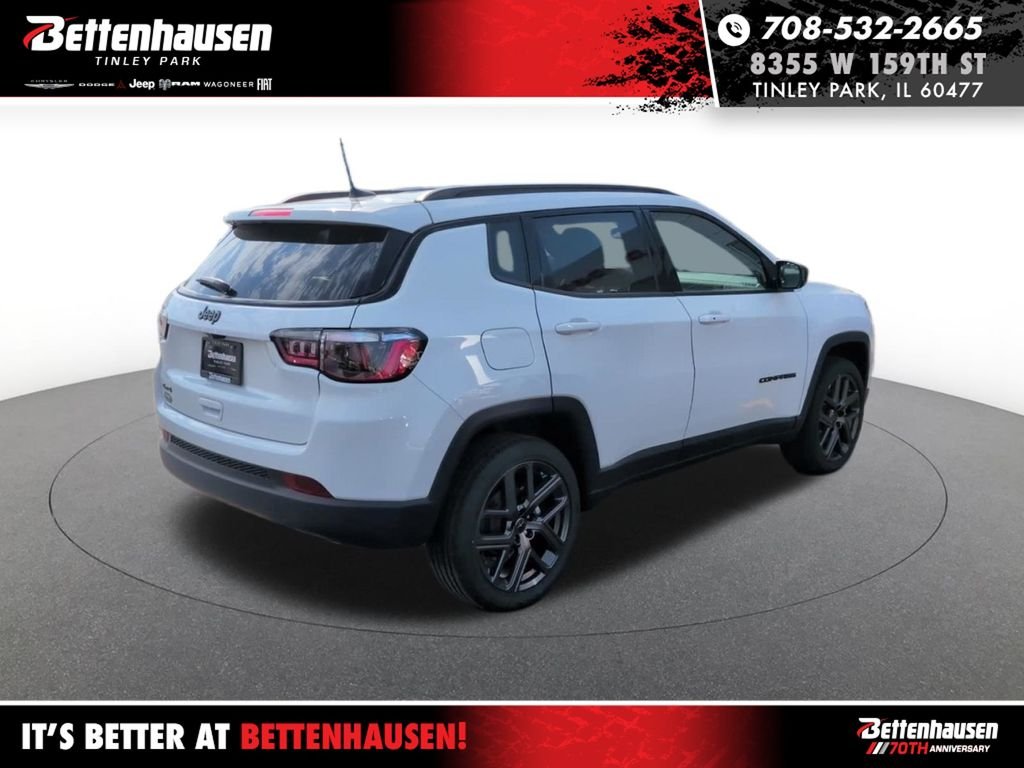 New 2026 Bright White Clear-Coat Exterior Paint Jeep Latitude image 5