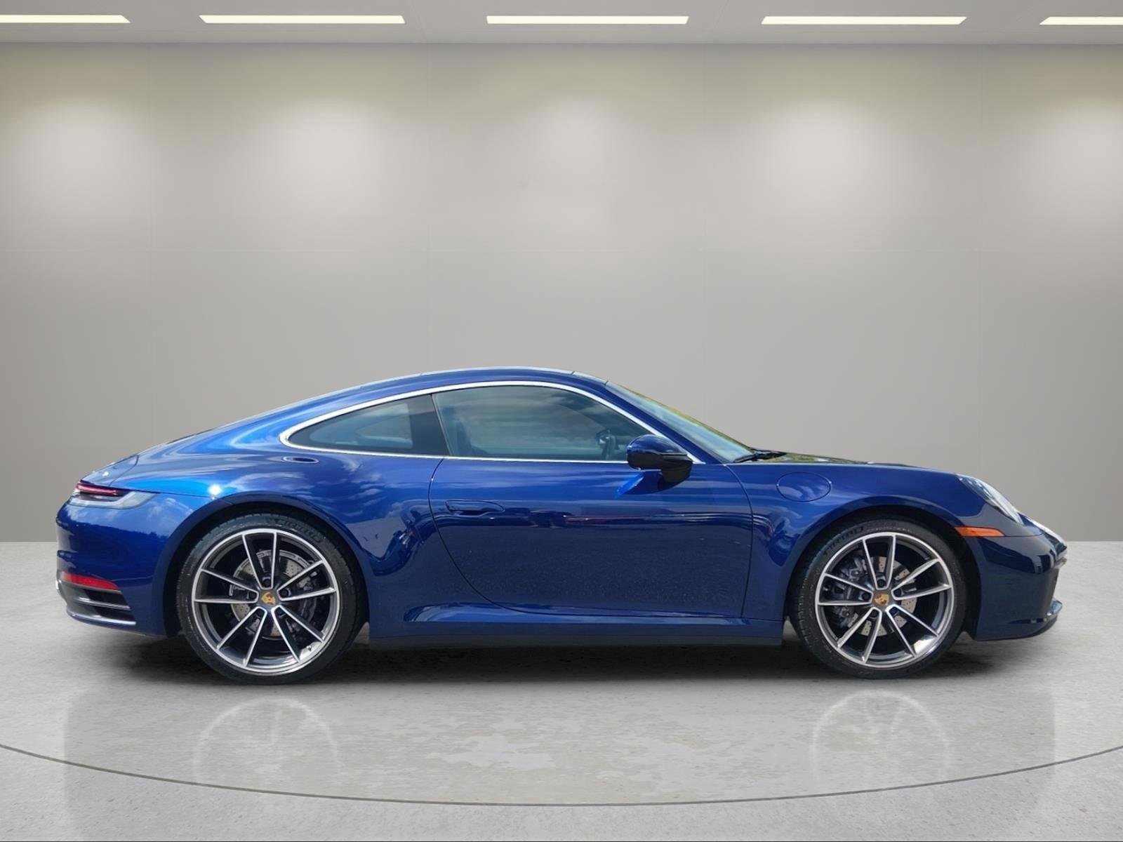 Used 2020 Gentian Blue Metallic Porsche Carrera image 6