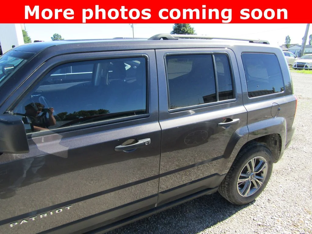 Used 2015 Gray Jeep Sport image 2