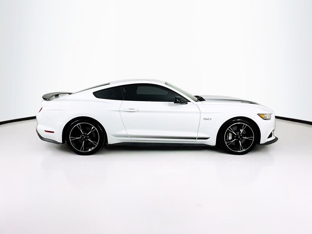Used 2016 Oxford White Ford GT Premium image 9
