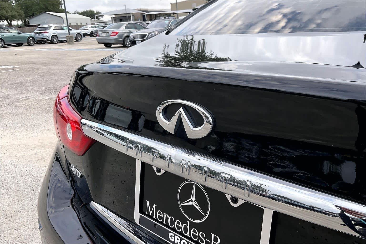 Used 2015 Black Obsidian INFINITI Premium image 28
