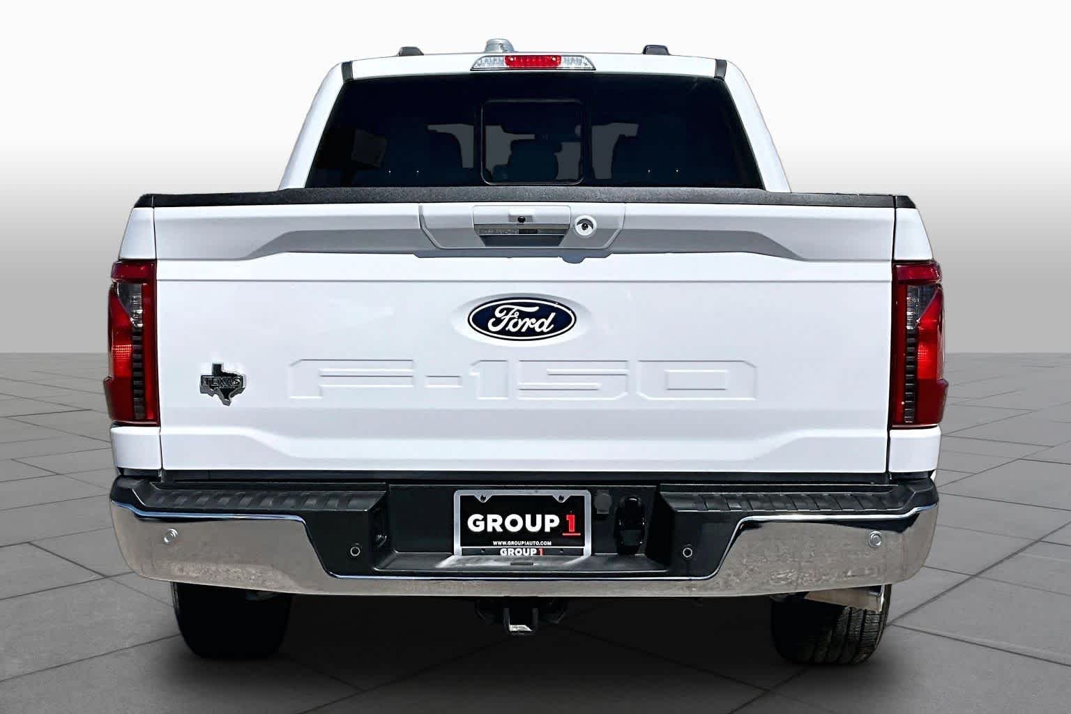 Used 2024 Oxford White Clearcoat Ford XLT image 5