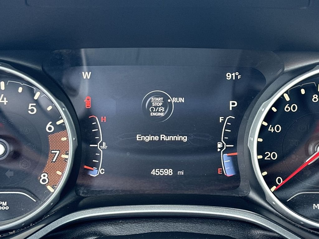 Used 2021  Jeep Altitude image 21