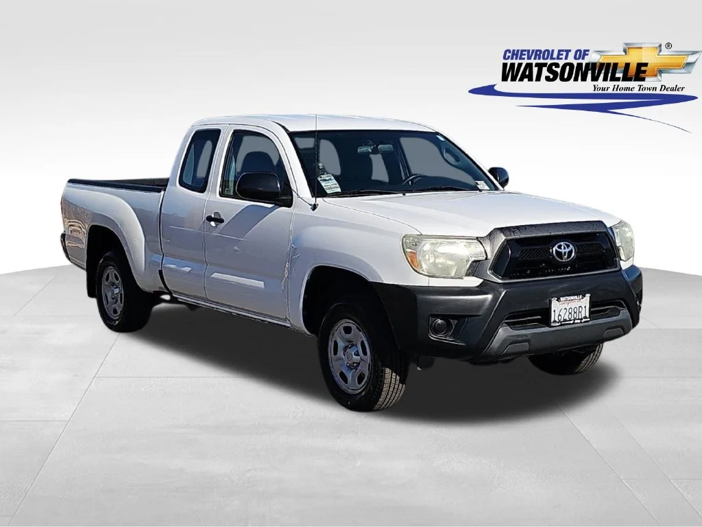 Used 2015 White Toyota Base image 1