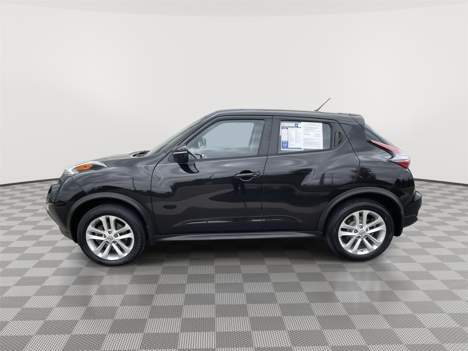 Used 2015 Bordeaux Black Nissan S image 5