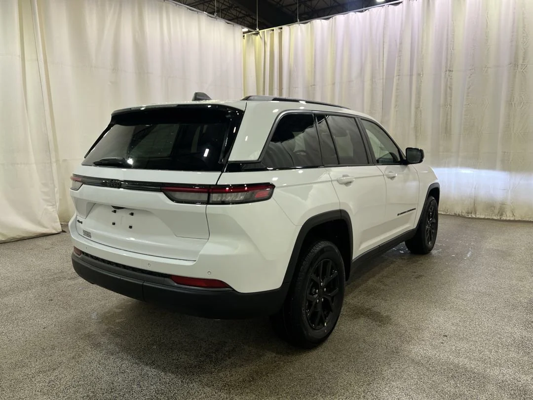 2026 Jeep Grand Cherokee Laredo - Photo 8