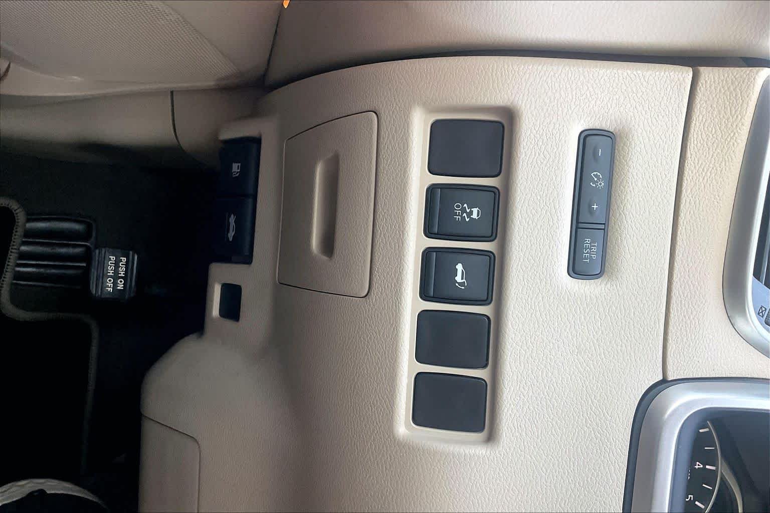 Used 2017 Magnetic Black Metallic Nissan SL image 34