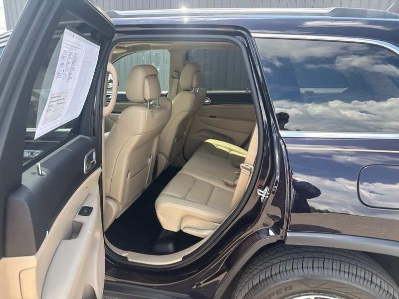 Used 2020 Red Jeep Limited image 16