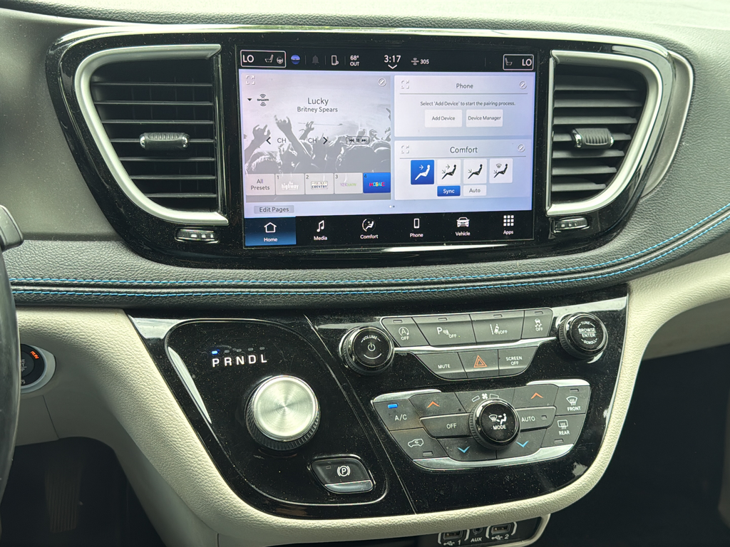 Used 2021 White Chrysler Touring L image 19