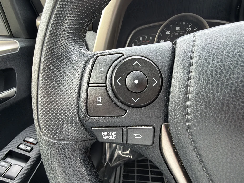 Used 2015 Red Toyota XLE image 19
