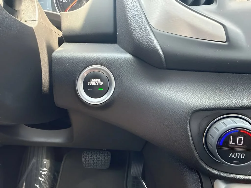 Used 2024 Sterling Metallic GMC SLE image 22