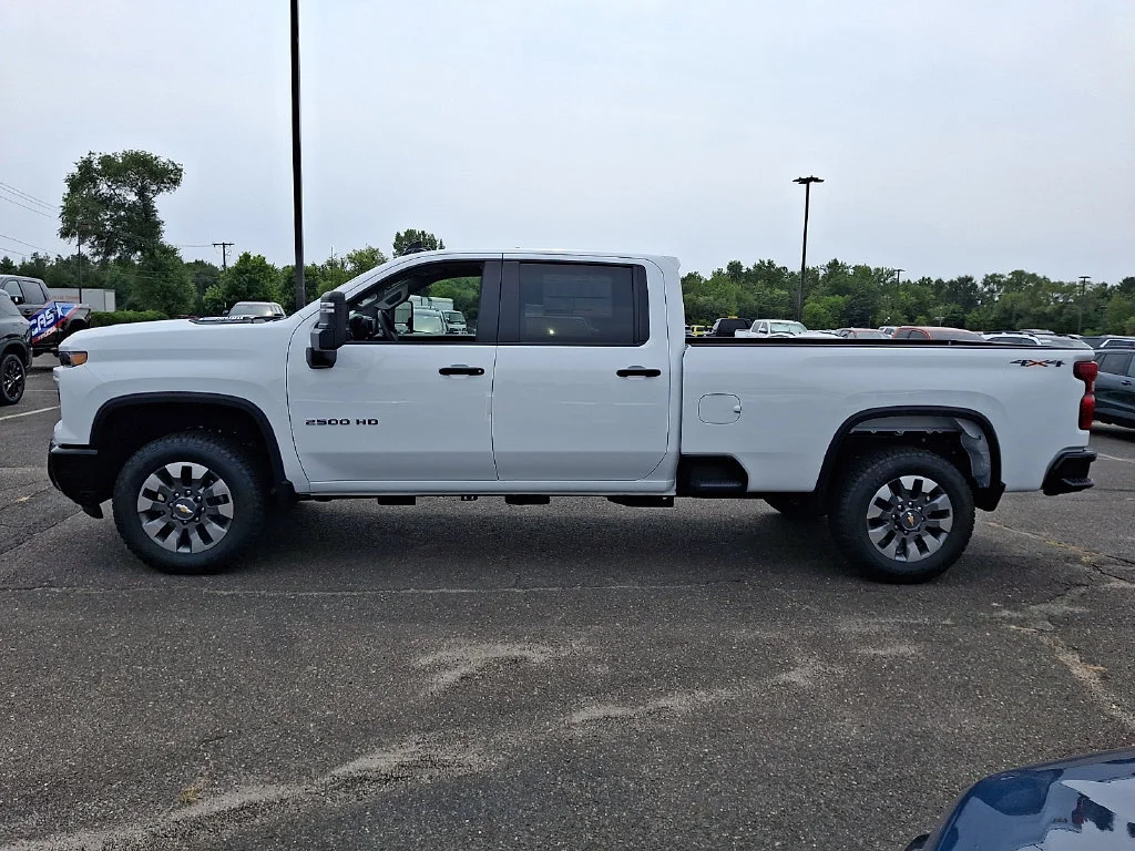 New 2026 Summit White Chevrolet Custom image 5