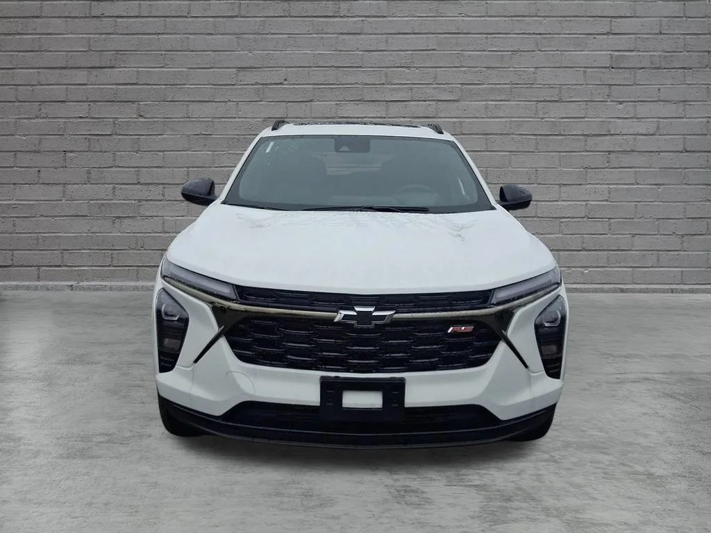 New 2026 Summit White Chevrolet 2RS image 2
