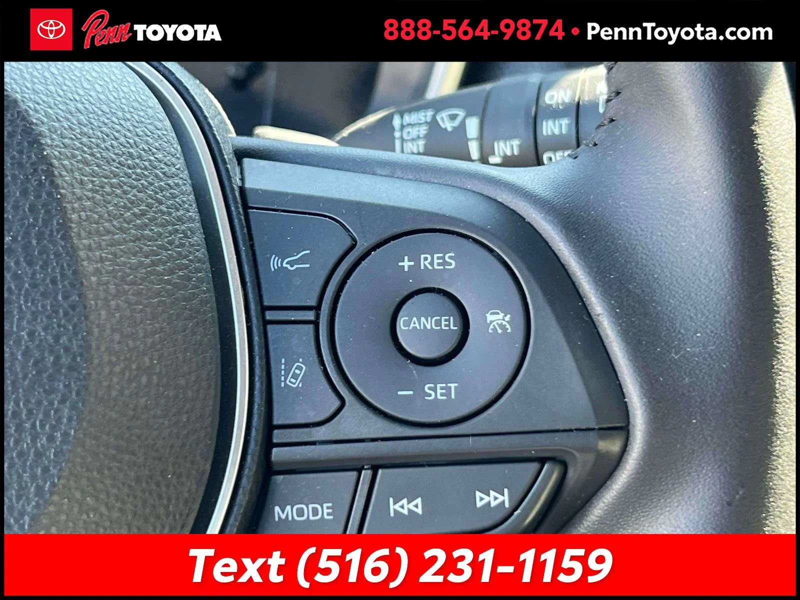 Used 2019 CLASSIC SILVER METALLIC Toyota XSE image 23