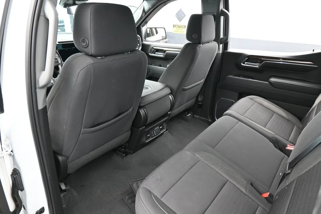 Used 2022 Summit White Chevrolet LT image 34