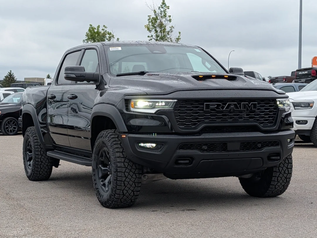 New 2026 Black RAM RHO - - 4x4 - 3.0L I6 HO Twin Turbo - Harman Kardon Sound - Head-Up Display & More! image 2