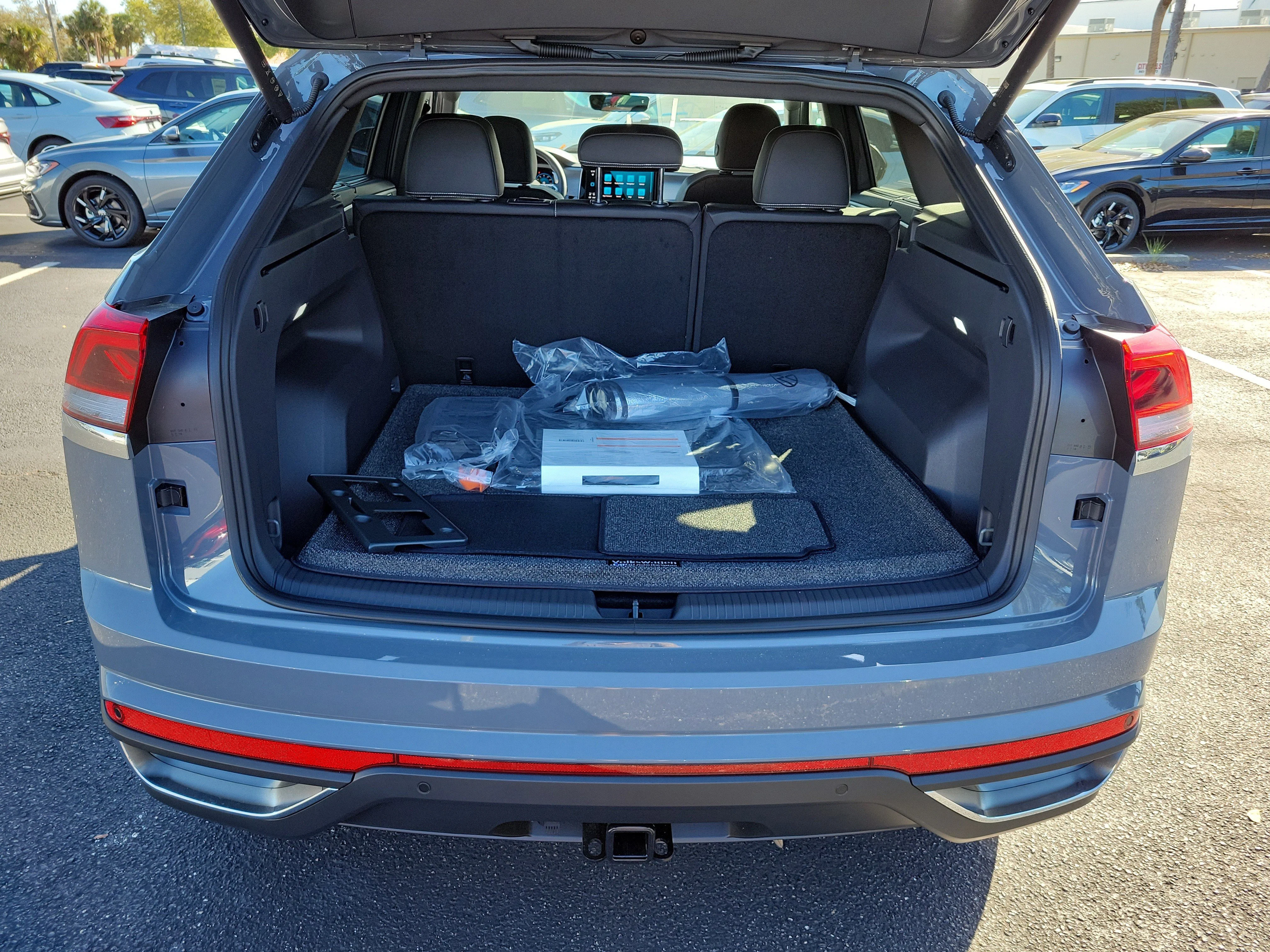 New 2026 Gray Volkswagen 2.0T SE w/Technology image 13