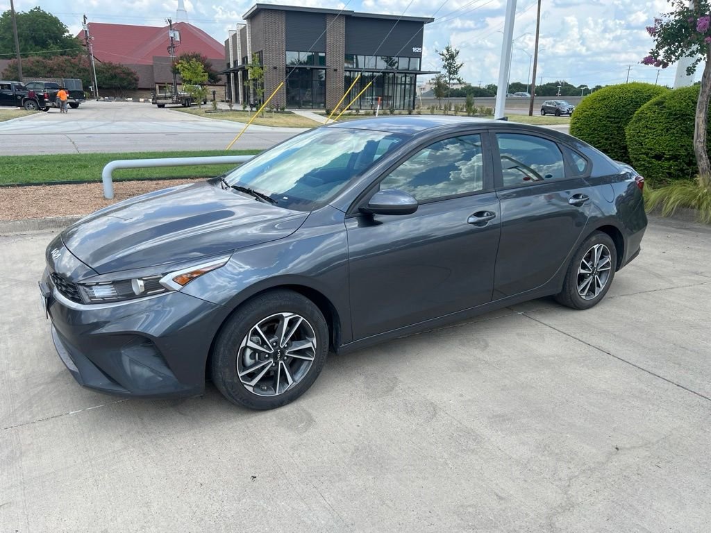 Used 2024 Gray Kia LXS image 1