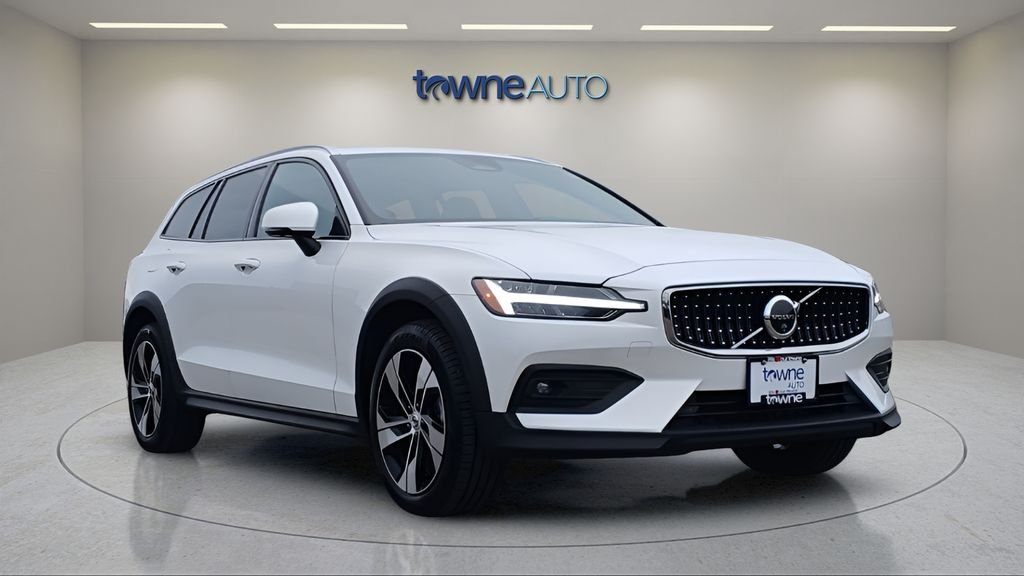 2025 Volvo V60 Cross Country Plus - Photo 7