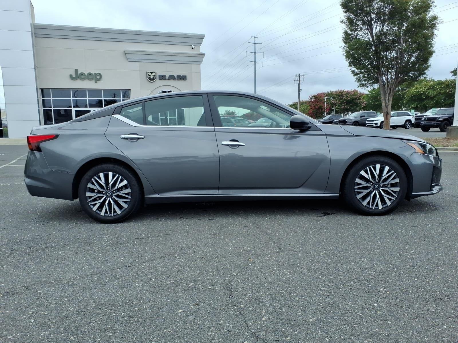 Used 2024 Gun Metallic Nissan 2.5 SV image 8