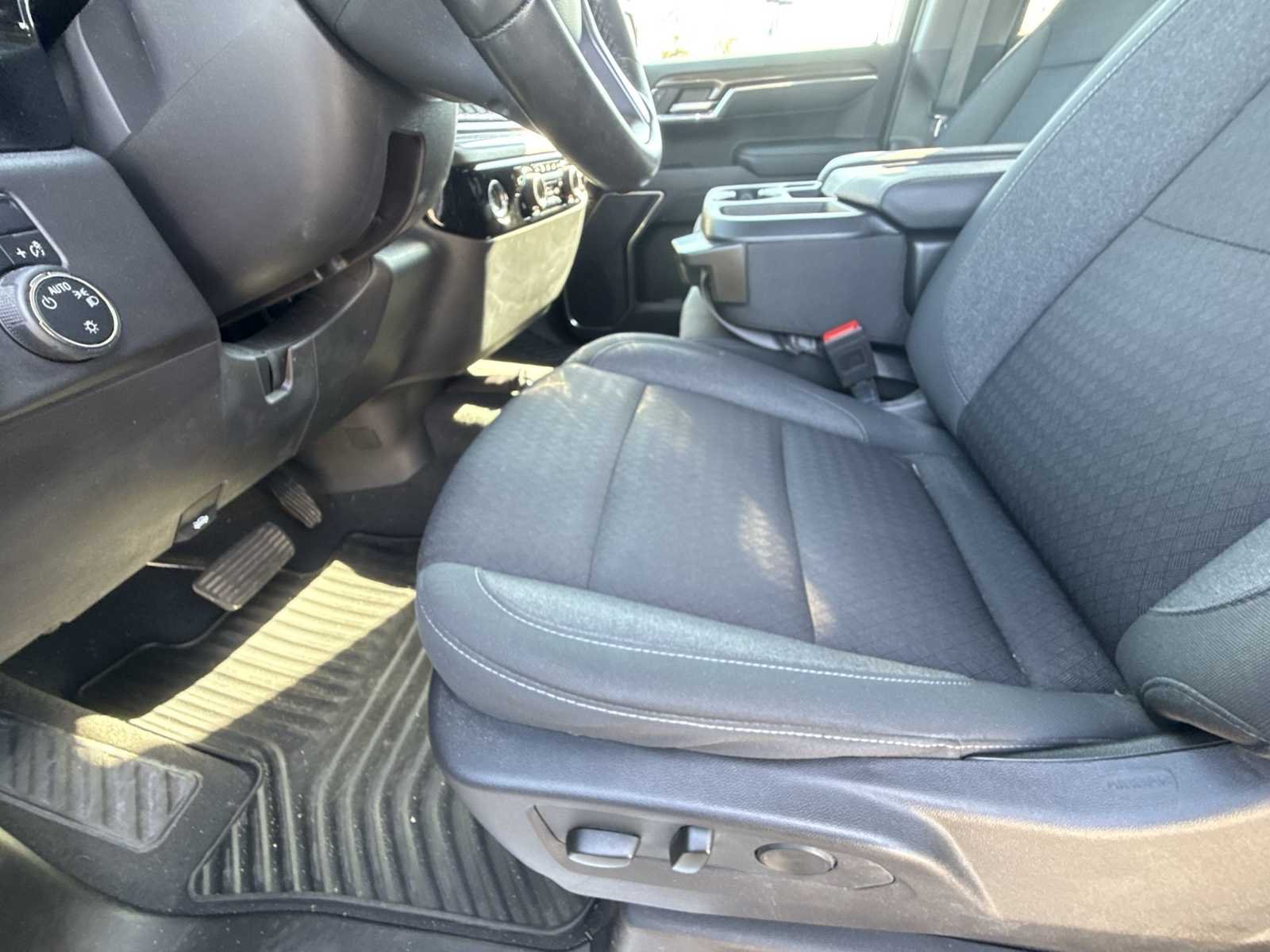 2024 Chevrolet Silverado 1500 LT - Photo 33