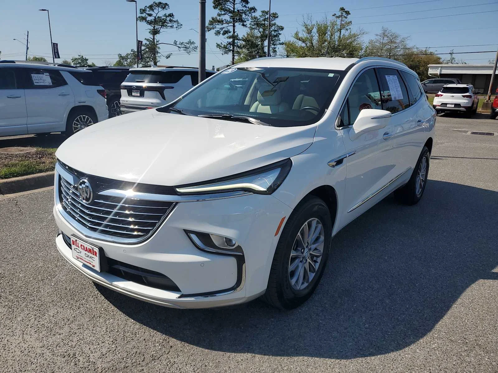 2023 Buick Enclave Essence's photo