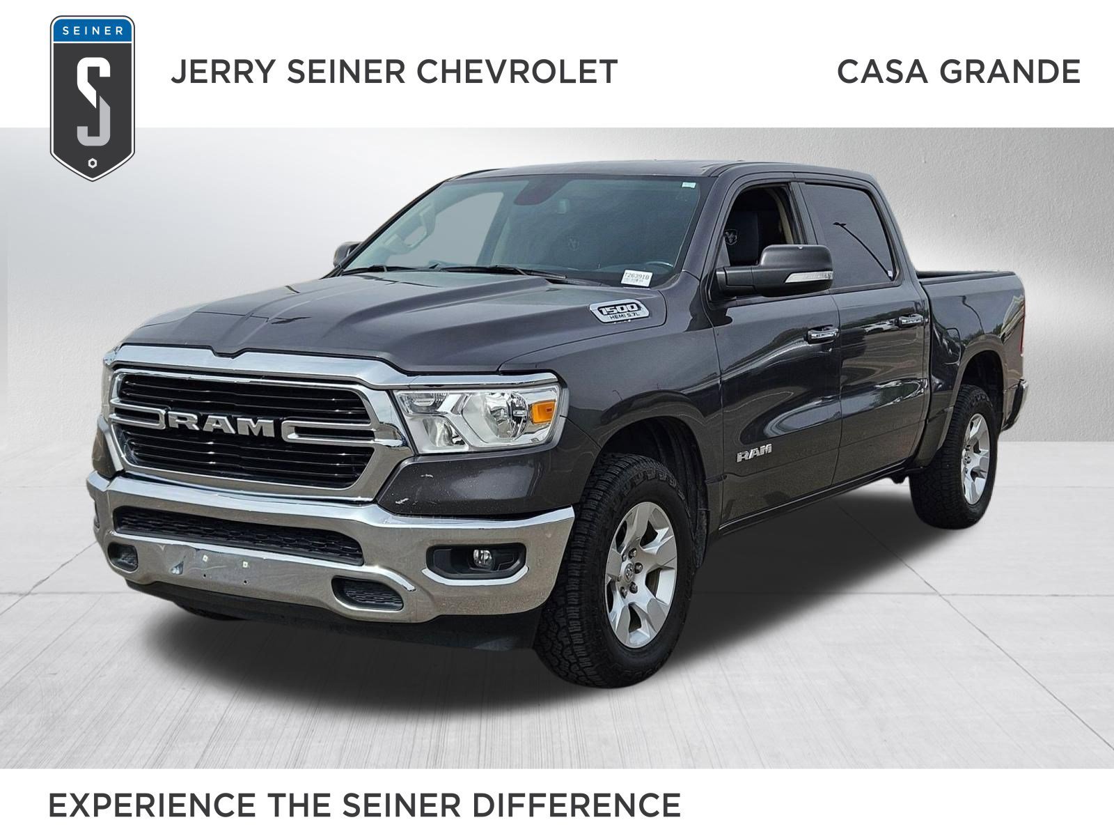 2019 RAM 1500 Big Horn/Lone Star 4x4 Crew Cab 5'7's photo