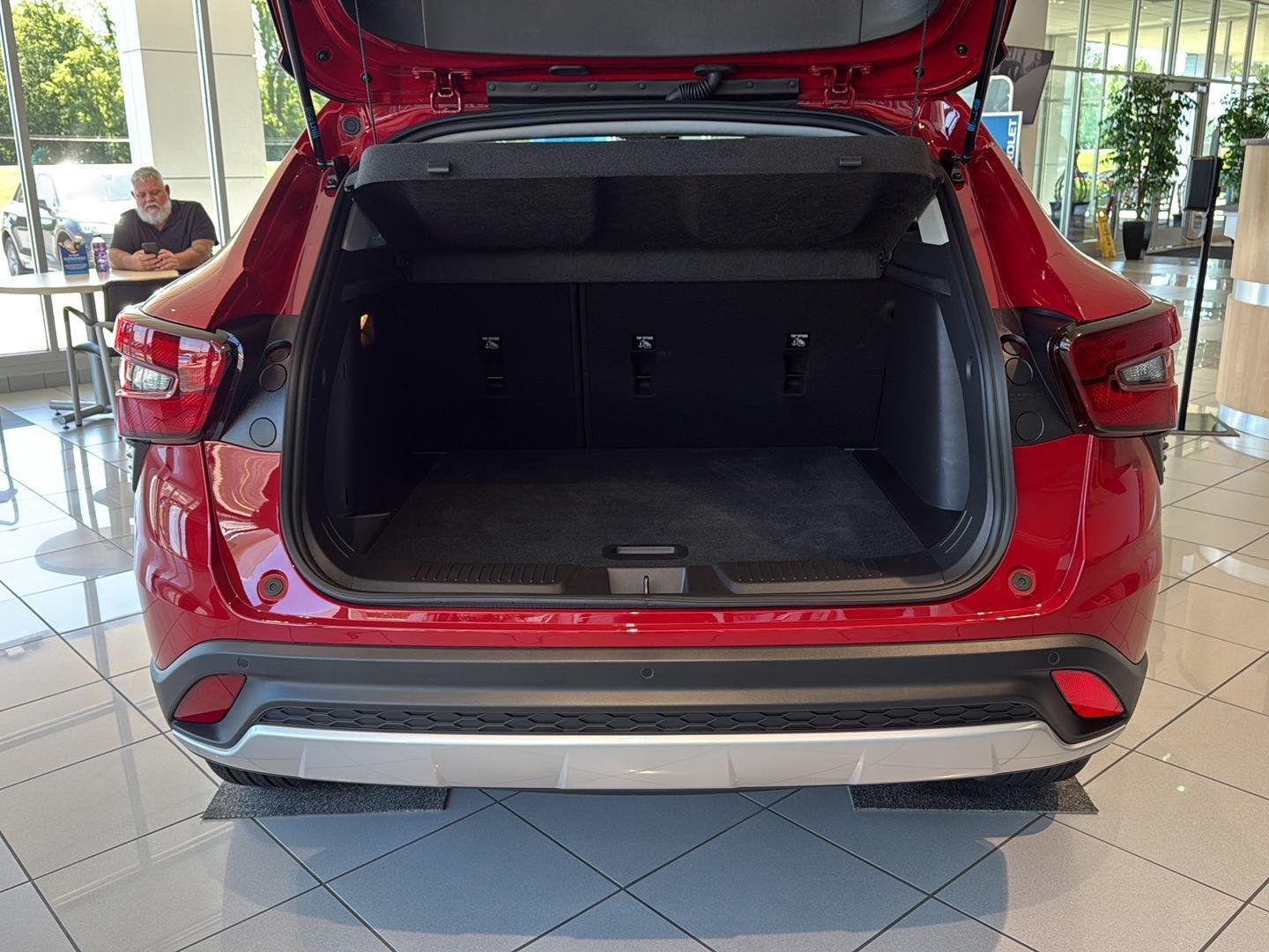 2026 Chevrolet Trax LT - Photo 8