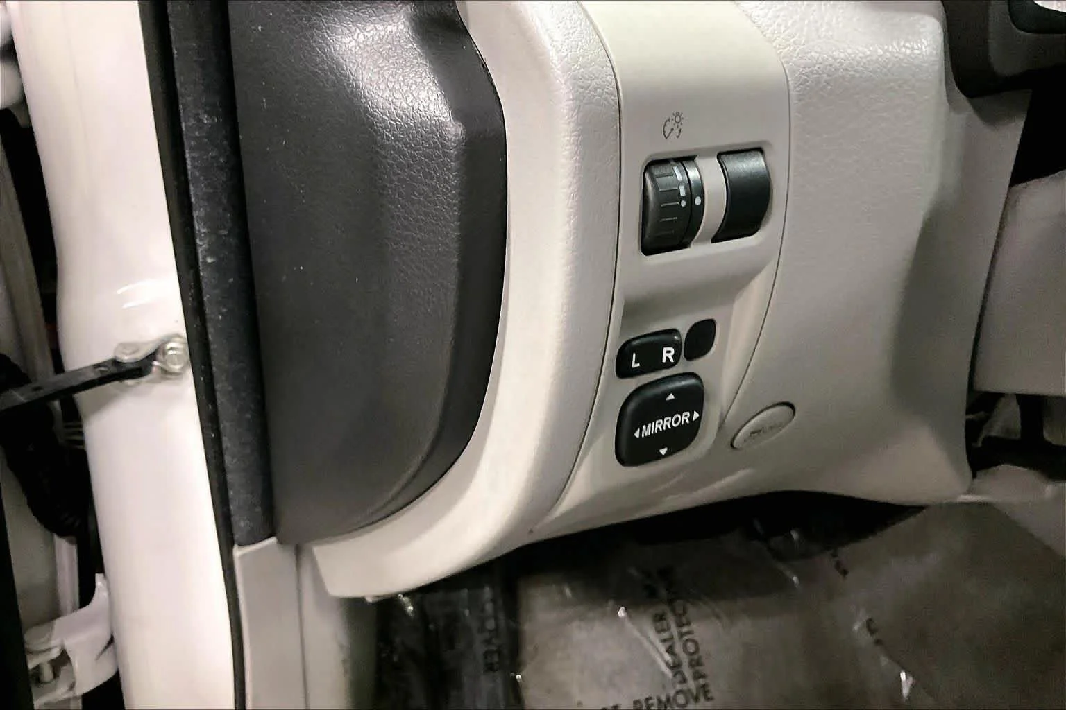 Used 2010 Satin White Pearl Subaru 2.5X Limited image 35