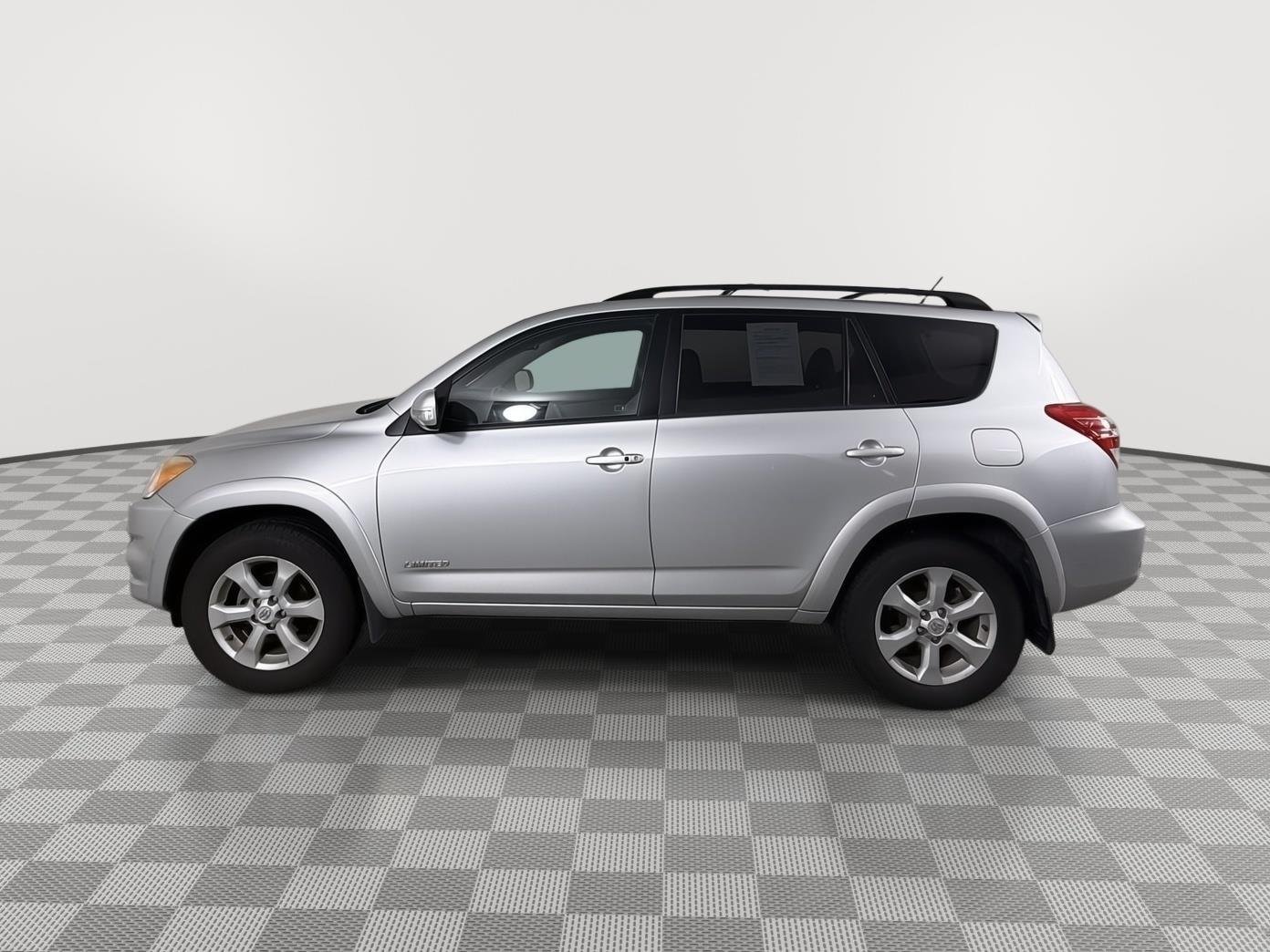 Used 2012 Classic Silver Metallic Toyota Limited image 14