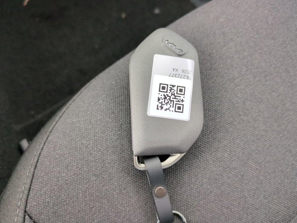 New 2026 Snow White Pearl Kia LXS image 31