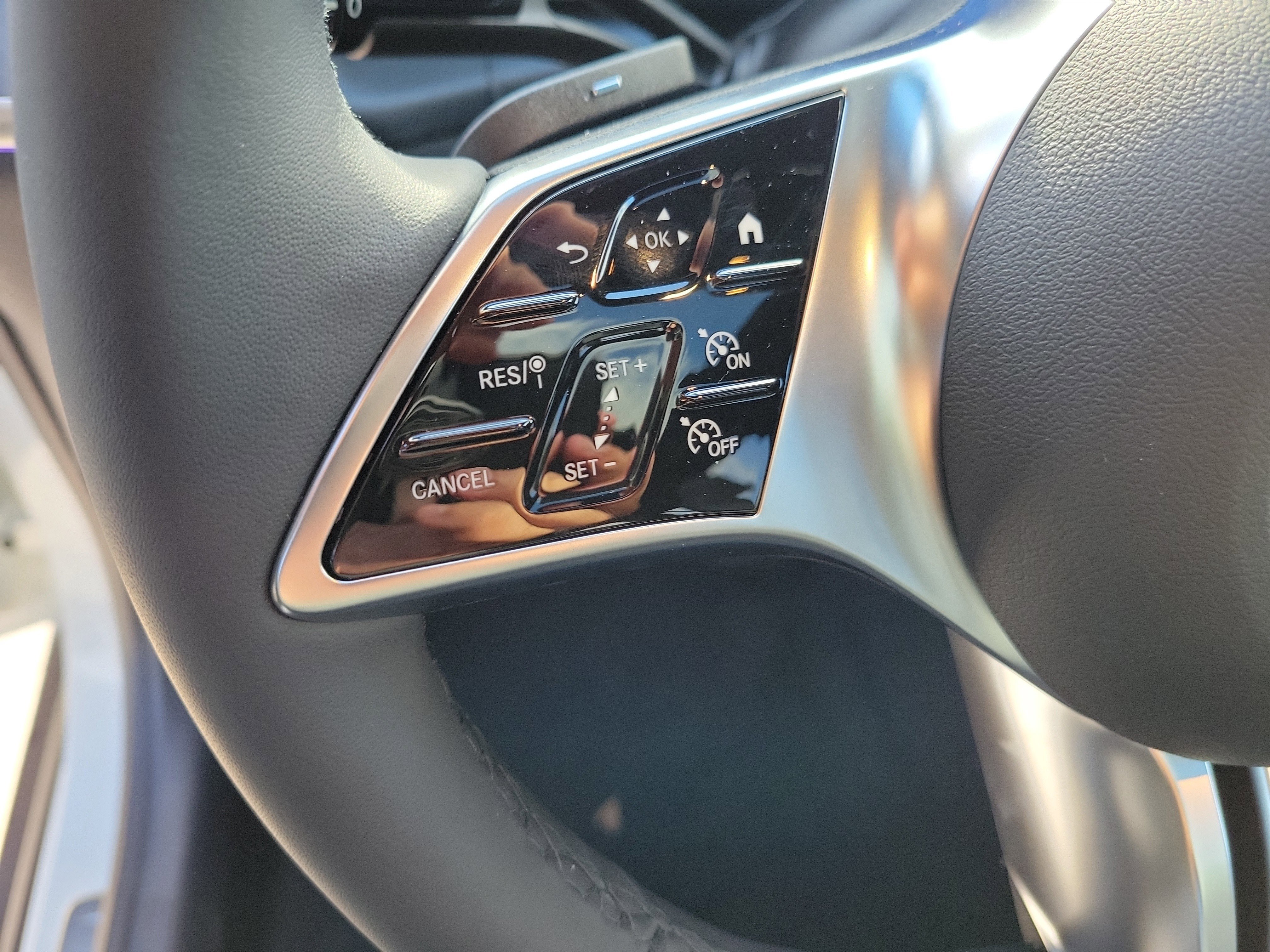 New 2026 Polar White Mercedes-Benz GLC 300 image 26